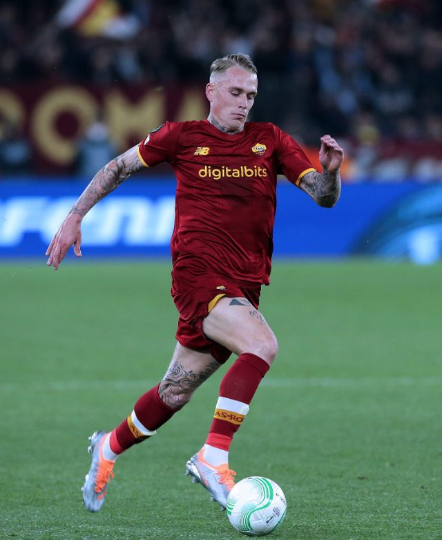 熊猫体育平台关于关键时刻罗马更衣室发声:荷甲节点到来;信心回归;赛季目标并未改变的信息