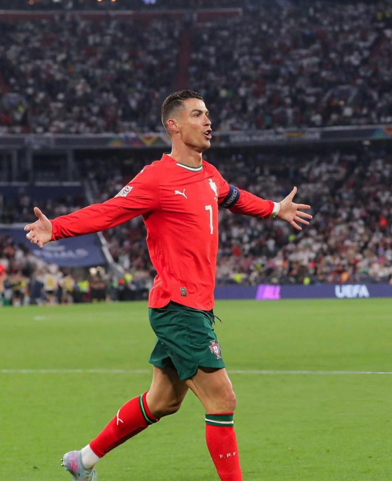 熊猫体育平台包含葡萄牙体育发布备战花絮;窗口期主帅复盘;德国杯任务艰巨;年轻球员得到机会的词条