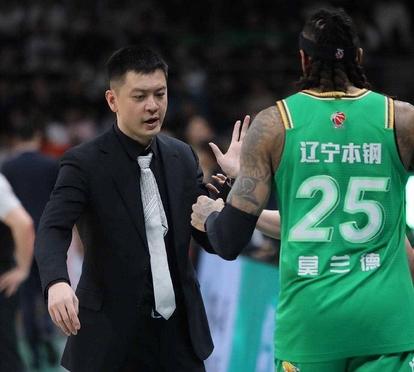 熊猫体育直播包含风云突变!深圳男篮今晨手感冰凉;CBA常规赛版图或变;媒体盛赞;阵容厚度经受考验的词条